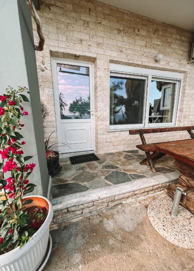 Step To The Sea Apartment Nea Karvali Ngoại thất bức ảnh